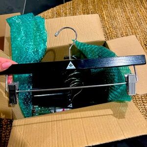 Bundle of 5 wooden hangars